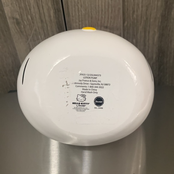 New Hello Kitty Head Bright Pink Bow Lotion Soap Dispenser Pump By Sanrio - Picture 6 of 6